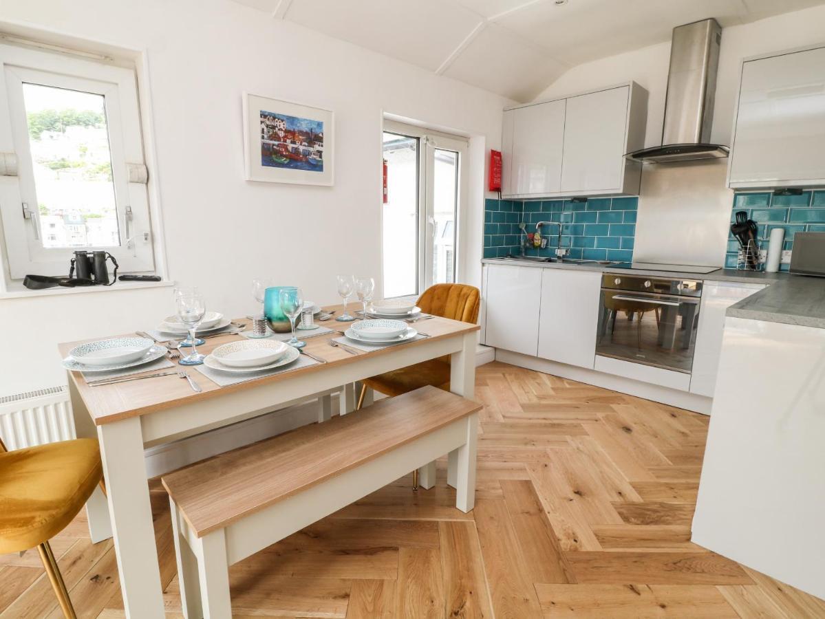 Harbour Hideaway Villa Лу Екстериор снимка