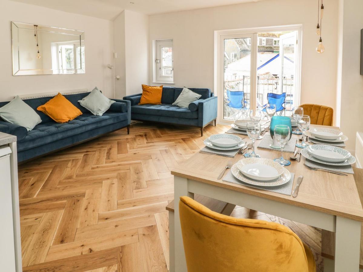 Harbour Hideaway Villa Лу Екстериор снимка